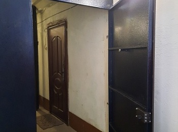 Металлические  тамбурные перегородки и двери